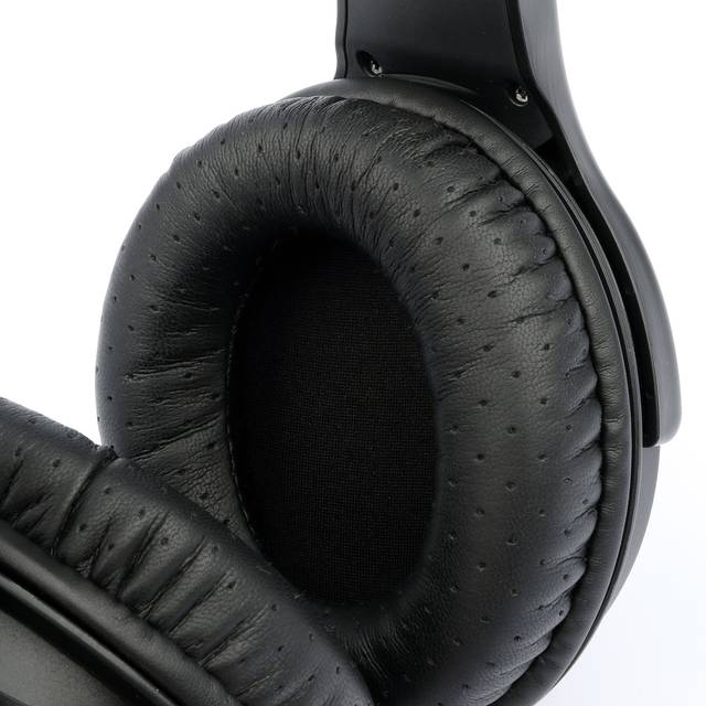 Redragon H350 RGB Wired Gaming Headset, Dynamic RGB Backlight - Stereo Surround-Sound - 50MM Drivers - Detachable Microphone, Over-Ear Headphones Works for PC/PS4/XBOX One/NS | H350RGB